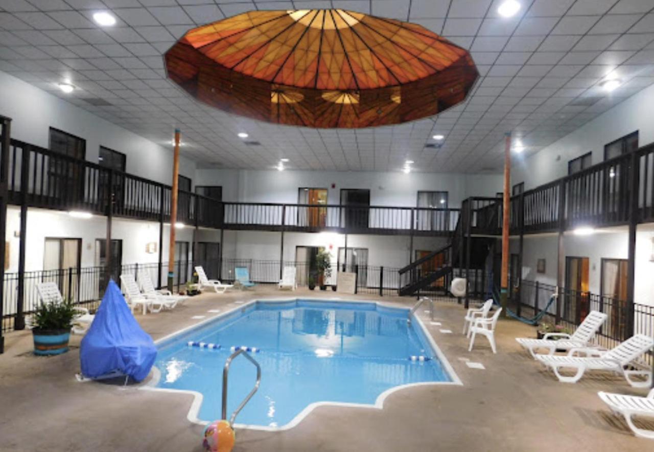Hutchi Bell Hotel South Hutchinson ภายนอก รูปภาพ