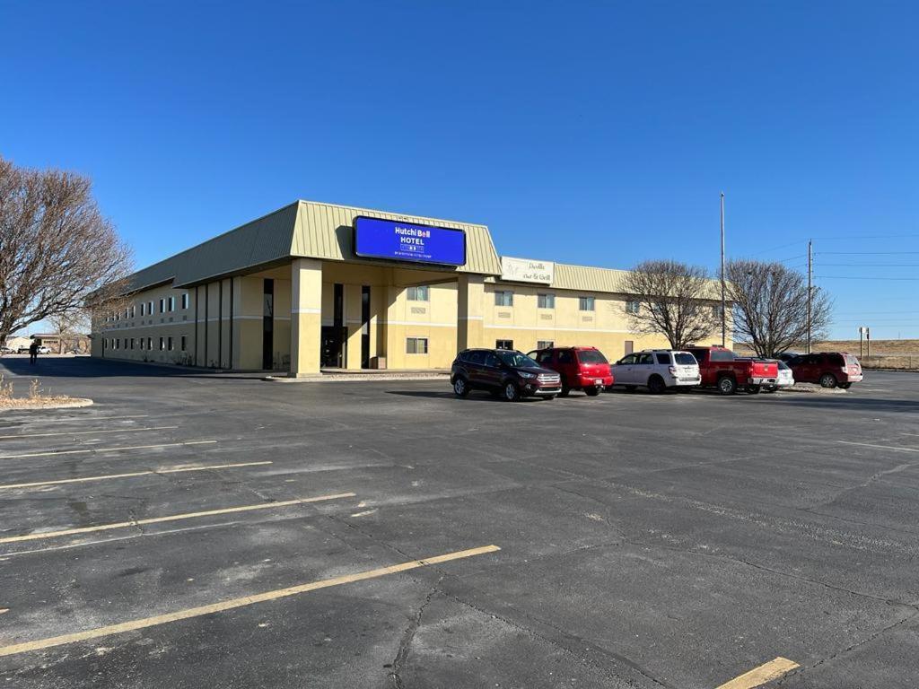 Hutchi Bell Hotel South Hutchinson ภายนอก รูปภาพ